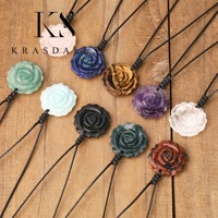 Collier pendentif fleur sculpté en cinabre rouge vintage Bijoux tendance à la mode avec accessoire porte-bonheur Chaînes de chandail Cadeau parfait