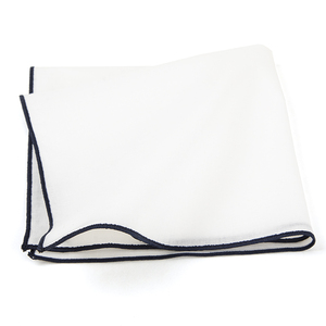 Helder Wit 100% Katoenen Pochet Met Contrasterende Geborduurde Rand, Marineblauw Milieuvriendelijk Recycling, Formele Pakken Zakdoek - Product Image 2
