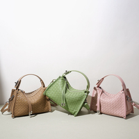 Sac bandoulière de luxe en cuir véritable tressé pour femme, sac à main Intrecciato fait main, sac de créateur de luxe avec rivets au bas