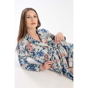 Bata corta acolchada de manga larga con cuello chal para mujer, ropa de dormir cómoda - Product Image 6