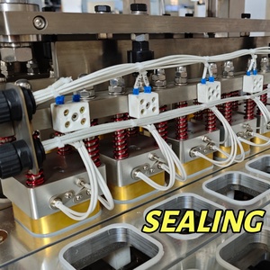 Machine <span class=keywords><strong>de</strong></span> scellage automatique pneumatique <span class=keywords><strong>de</strong></span> haute précision pour barquettes <span class=keywords><strong>de</strong></span> <span class=keywords><strong>pâte</strong></span> <span class=keywords><strong>de</strong></span> viande pour animaux <span class=keywords><strong>de</strong></span> compagnie, contenants <span class=keywords><strong>de</strong></span> conserve, couvercles en aluminium, eau pure et soda - Product Image 3