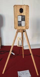 <span class=keywords><strong>Photomaton</strong></span> DSLR Professionnel à Écran 18,5 Pouces, Finition Bois Peint, pour Fêtes, Mariages et Événements – <span class=keywords><strong>Prix</strong></span> du <span class=keywords><strong>Photomaton</strong></span> Vintage en Bois - Product Image 5