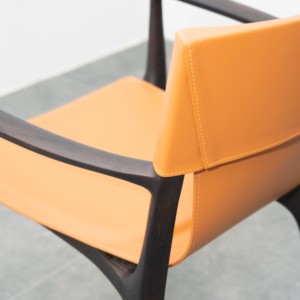 Fauteuil lounge contemporain rembourré, structure en bois de noyer massif, siège d'appoint de luxe pour salon, villa, hôtel, mobilier PISANO - Product Image 6