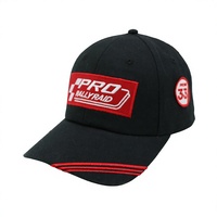 Casquette de baseball vintage noire avec broderie personnalisée rectangulaire rouge et bord incurvé, style Dad Hat avec passepoil rouge