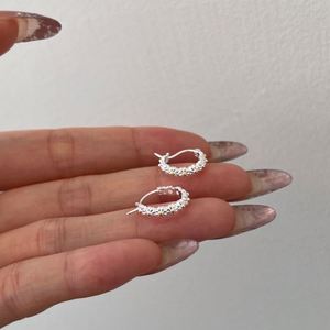 Dylam Cute Style Women Hypoallergenic Sterling Silver Rhodium 18K Gold Plated Eternity Jewelry Flower <b>Daisy</b> Clip on Earrings - Product Image 4
