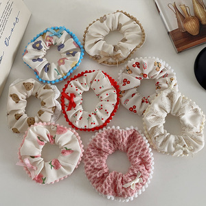 Vente en gros <span class=keywords><strong>de</strong></span> chouchous floraux avec nœud d'ours mignon, tissu à <span class=keywords><strong>haute</strong></span> élasticité, attaches pour cheveux <span class=keywords><strong>de</strong></span> <span class=keywords><strong>queue</strong></span> <span class=keywords><strong>de</strong></span> <span class=keywords><strong>cheval</strong></span> pour femmes, accessoires pour cheveux à la mode - Product Image 3
