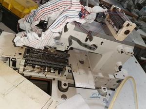 Máquina de fruncir de 33 agujas usada en venta SIN HILOS INFERIORES PARA FRUNCIR CAMISAS - Product Image 4