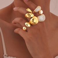 Bague de Doigt Ronde Exagérée en Acier Inoxydable Plaquée Or 18K, Étanche et Anti-ternissement, Finition Polie Brillant – Collection XIXI