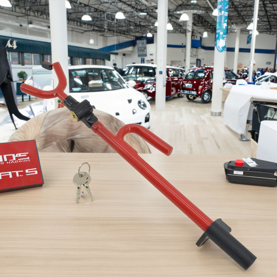 LQ-6008-1 Universal Metal U-Shaped Steering Wheel Lock - Anke Auto Accessories