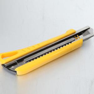 Moule d'injection pour pièces en plastique, conception personnalisée avec matériaux S136, 718H, 2738H, NAK80, H13, arrangement horizontal fixe - Product Image 1