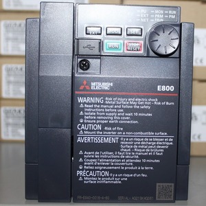 อินเวอร์เตอร์มิตซูบิชิ FR-E840-0.4K-1 220v ควบคุมแรงดันไฟฟ้าแบบ V/F สำหรับงานไฟฟ้า - Product Image 1