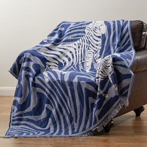 Manta de tela jacquard suave y transpirable con patrón animal y borlas, ideal para sala de estar y <span class=keywords><strong>camping</strong></span> al aire libre, suministro a granel. - Product Image 1