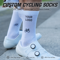 Chaussettes de cyclisme athlétiques unisexes mi-mollet Qiangyi personnalisées OEM en nylon tricoté haute densité 200N respirantes pour l'extérieur