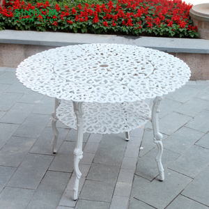 Insieme della mobilia del tavolo e delle sedie del ristorante all'aperto fatto a mano di progettazione europea - Product Image 2