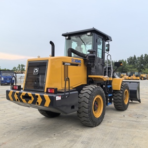 รถตักล้อยาง CHINA LW300KN มือสอง รถตักหน้า 92 กิโลวัตต์ อุปกรณ์ก่อสร้างสำหรับงานหนัก - Product Image 3