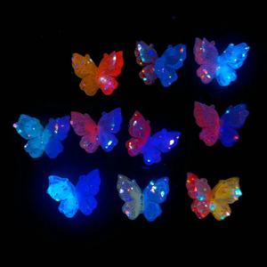 Breloques papillon lumineuses et clignotantes double couche, très demandées en usine, pour coques de téléphone, vente en gros, breloques en résine de créateur, pinces à cheveux - Product Image 2