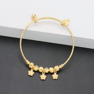 JXX Pulsera Ajustable con Dijes de Corazón y Estrella Colgante para Mujer, Venta al por Mayor, Joyería de Moda - Product Image 5