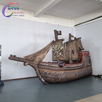 Modèle de bateau pirate gonflable géant, bateau ancien gonflable personnalisé pour la publicité, la décoration des parcs à thème et les expositions d'événements