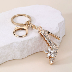 Porte-clés pour femmes, petit cadeau mignon en métal, avec motif chaussures à talons hauts, orné de strass en cristal et d'impression UV - Product Image 2