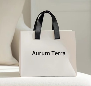 Sac cadeau de luxe en papier texturé blanc avec logo de marque personnalisé, poignée Flexiloop, épaisseur 230 g/m² - Product Image 1