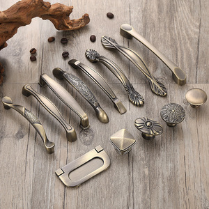 Antique Bronze Furniture <b>Handles</b> And Knobs Zinc Alloy Cabinet Wardrobe Drawer <b>Door</b> <b>Pulls</b> Minimalist Design Durable - Product Image 1