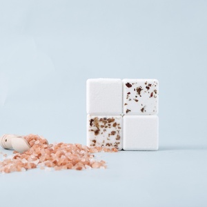 Cubo de Vapor para Ducha con Aceites Esenciales de Eucalipto Orgánicos de Lujo, Marca Privada Personalizada, con Flores Secas y Sales de Baño - Product Image 1