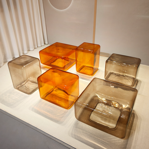 Tavolino da Caffè Quadrato in Vetro di Lusso Leggero, Tavolino Laterale Moderno Colorato, Tavolino da Salotto di Alta Gamma per Showroom - Product Image 2