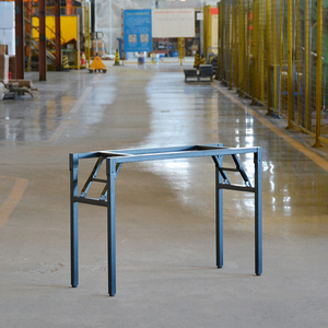 캠핑, 정원, 피크닉, 작업용으로 적합한 견고한 휴대용 접이식 테이블, 금속 프레임과 내구성 있는 디자인 - Product Image 3