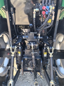 Tracteur à roues Outstanding Constable 1204, véhicule agricole multifonctionnel 4x4 avec moteur, transmission et pompe - Product Image 5