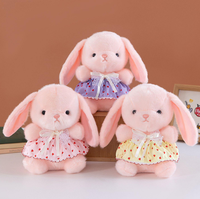 Robe Lolita mignonne avec oreilles tombantes de poupée lapin. Peluche rose avec un cœur de fille. Cadeau pour les petites filles.