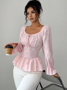 เสื้อเชิ้ตสไตล์ฝรั่งเศสลายดอกไม้สุดเซ็กซี่ประจำฤดูใบไม้ผลิปี 2026 ดีไซน์ใหม่ โดดเด่นมีสไตล์ เหมาะสำหรับใส่ไปทำงาน ช่วงเอวเข้ารูป คอรูปตัวยู แต่งเชือกผูก แขนยาว - Product Image 4