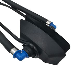 Limpiador de motores fueraborda de doble manguera azul con abrazadera rectangular para lavado de embarcaciones - Product Image 4