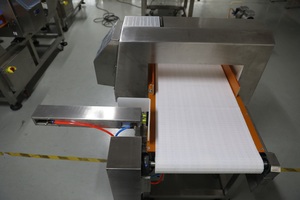 Detector de Metales Digital Inteligente de Precio de Fábrica, Detector de Metales para Línea de Producción de Alimentos, Totalmente Metálico, con Certificación CE - Product Image 6