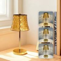 Lampe de table en plastique durable, écologique, de style européen, petite et luxueuse, avec base combinée, lampe de chevet, décoration intérieure moderne