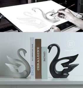 Vente en gros de figurines modernes de cygne en céramique <span class=keywords><strong>pour</strong></span> mariage Lot de 2 décorations d'intérieur blanches et noires <span class=keywords><strong>pour</strong></span> le salon, bonnes idées cadeaux - Product Image 2