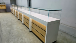 <span class=keywords><strong>Vitrine</strong></span> de présentation moderne et luxueuse pour bijouterie, design intérieur personnalisé, bois, verre, éclairage LED, étanche, écologique - Product Image 3