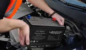 1000CCA batteria di avviamento auto 12V 60Ah lifepo4 batterie 160ah batteria al litio a doppio scopo per Autocycle autocarro auto nave