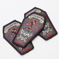 Patch brodé personnalisé avec logo, écologique, style gothique, thème punk rock/vampire, forme irrégulière/étrangère, en tissu tissé