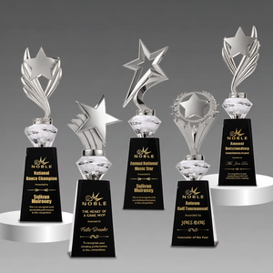 Étoile en métal argenté <span class=keywords><strong>de</strong></span> fabrication noble avec base en cristal noir, logo personnalisé sur mesure, cadeau d'entreprise, trophée scolaire, récompenses - Product Image 1
