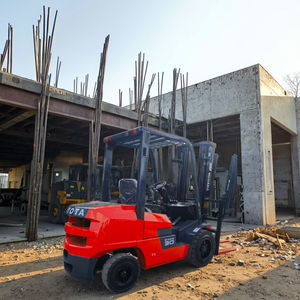 Toyota 7F/8FD30/FDZN30 son carretillas elevadoras diésel de 3 toneladas con un rendimiento potente y son bastante populares en el mercado de carretillas elevadoras usadas - Product Image 2