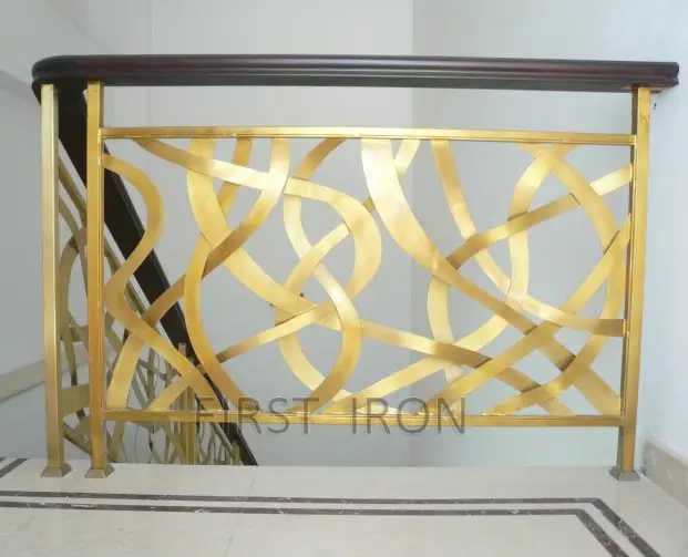 ヴィラ用階段手すりアンティークスチール巻物錬鉄と木製デザイン