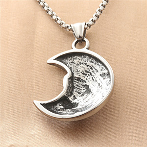 Pendentif lune en acier inoxydable, collier unisexe, style rétro punk, design géométrique 190204 - Product Image 2