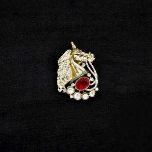 Broche de caballo vintage 11256 con baño de oro y circonita cúbica, pin de animal para hombre, ideal para fiestas y regalo de boda - Product Image 1
