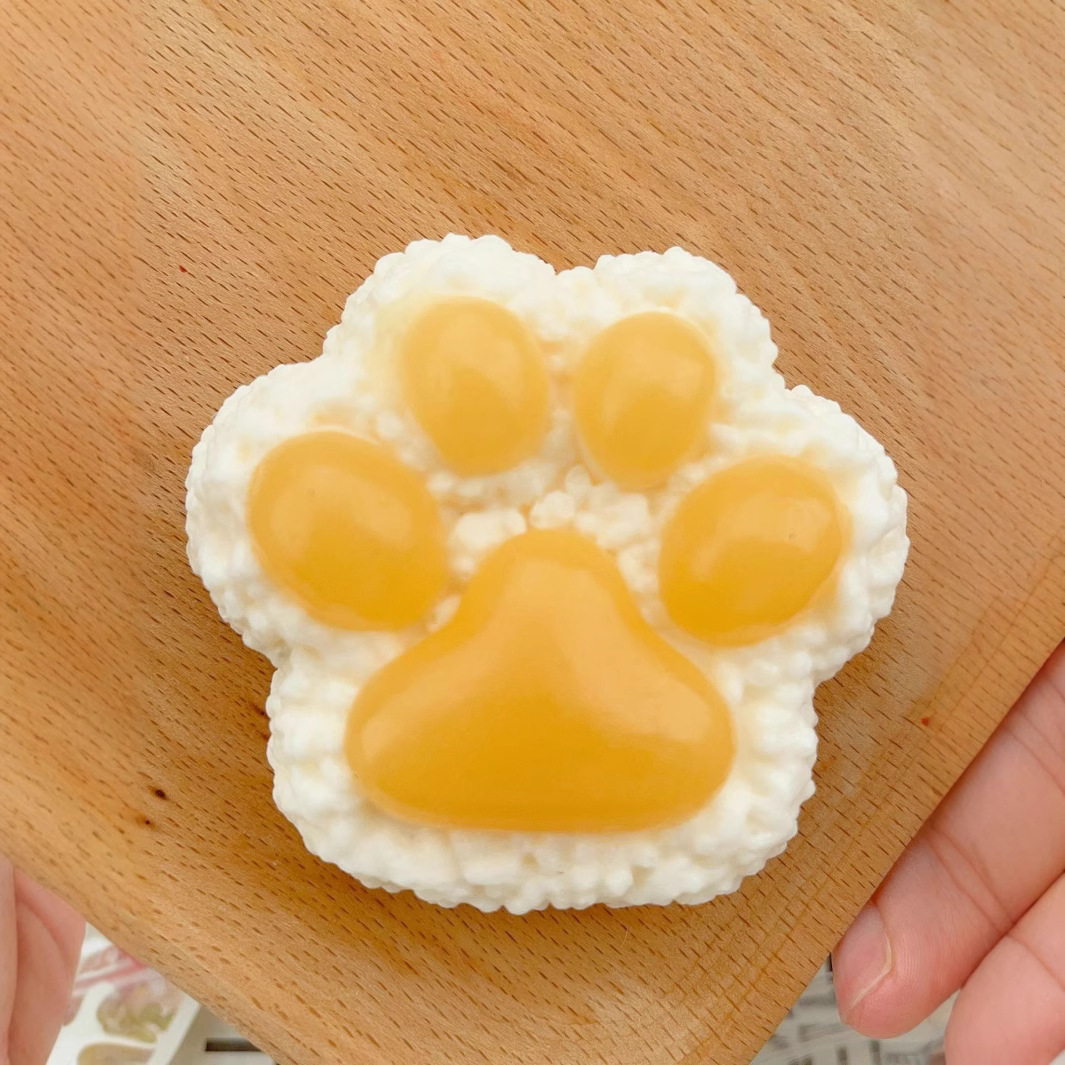 Orange rice ball cat's claw (without clip)