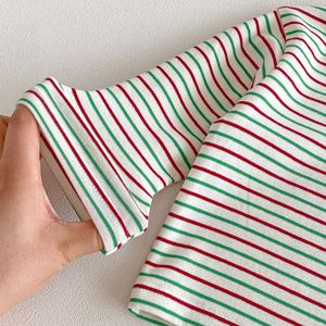 Vente en gros de pyjamas à manches longues pour enfants Offre Spéciale boutique, pyjamas de Noël pour enfants à rayures rouges et vertes pour garçons et filles - Product Image 4