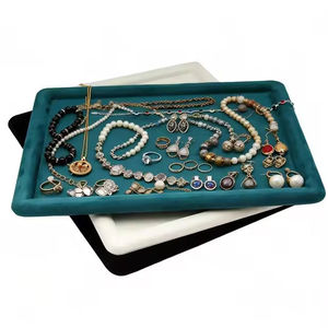 Plateau de présentation de bijoux en velours vert de luxe léger pour l'organisation des bijoux - Product Image 3