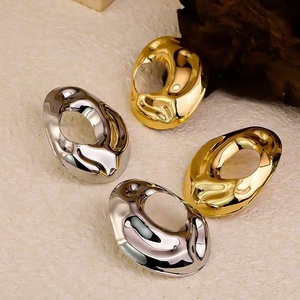 Pendientes de Aguja de Plata Estilo Europeo Americano Vintage, Diseño Ovalado Irregular Hueco, Pendientes Geométricos de Metal Simple y Moderno para Mujer - Product Image 6