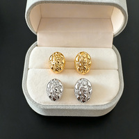Pendientes de Plata y Oro de 14K con Diseño Ovalado de la Virgen María en Relieve, Joyería Religiosa Vintage