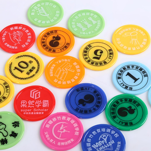 Moneda redonda de plástico para eventos de fiestas arcade de recompensa con impresión personalizada de doble cara con número - Product Image 1