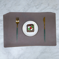 Ensemble familial de 6 sets de table durables en PU, écologiques, portables, réversibles, en cuir texturé litchi, personnalisables avec sous-verres